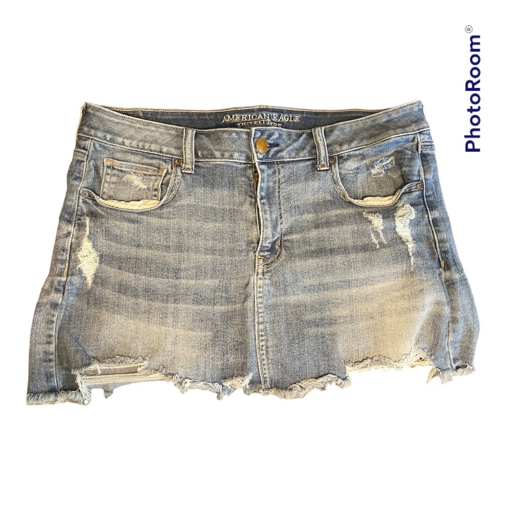 American Eagle Size 16 Super Stretch mini jean skirt.